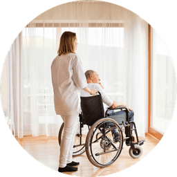 Altenpflegerin Rollstuhl