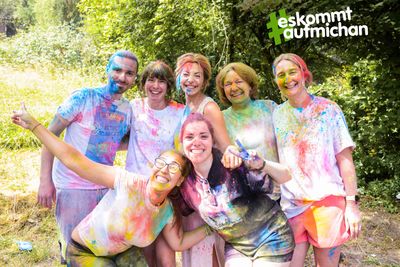 element-i_eskommtaufmichan_holi_team_web.jpg